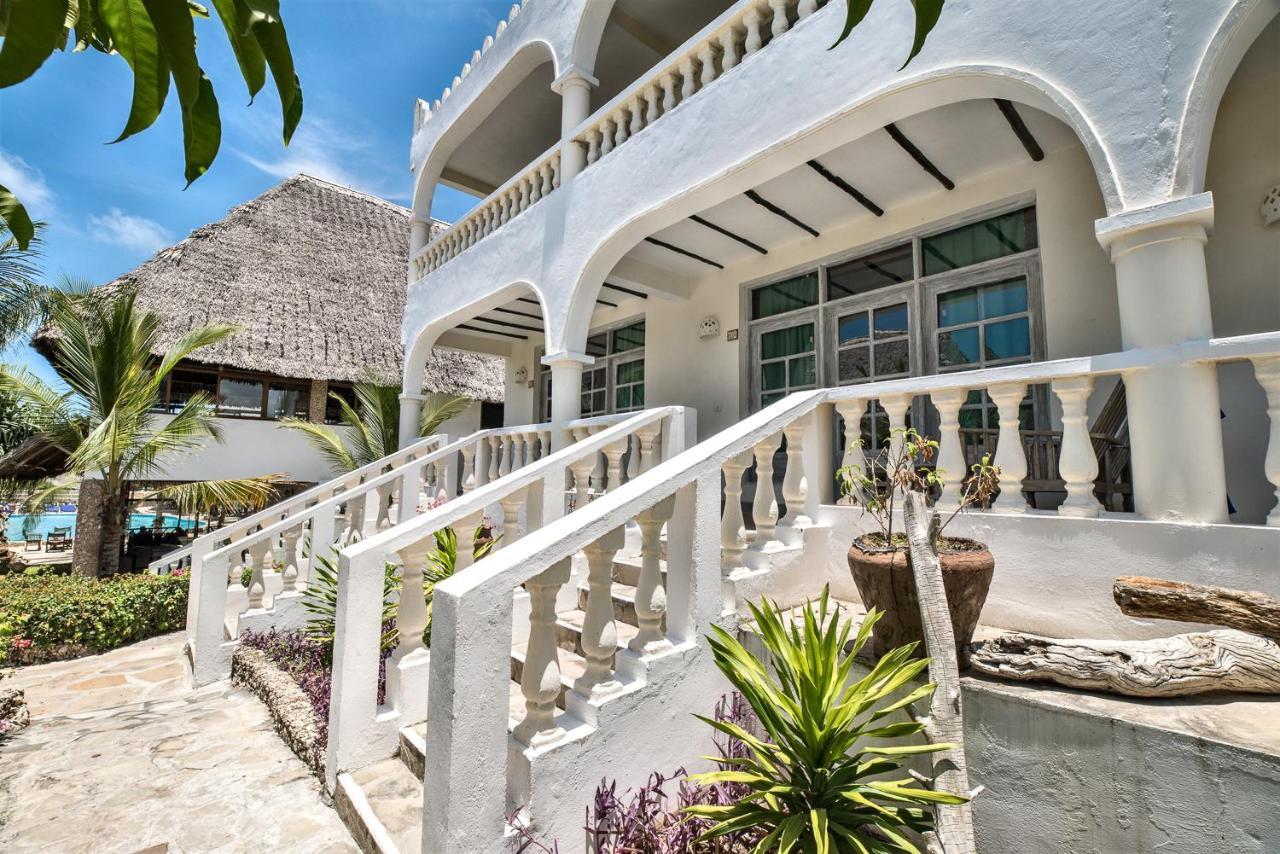 Jacaranda Beach Resort Watamu Exterior photo