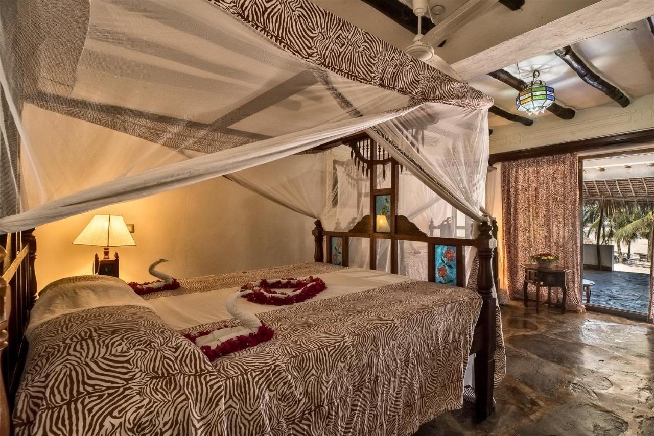 Jacaranda Beach Resort Watamu Exterior photo