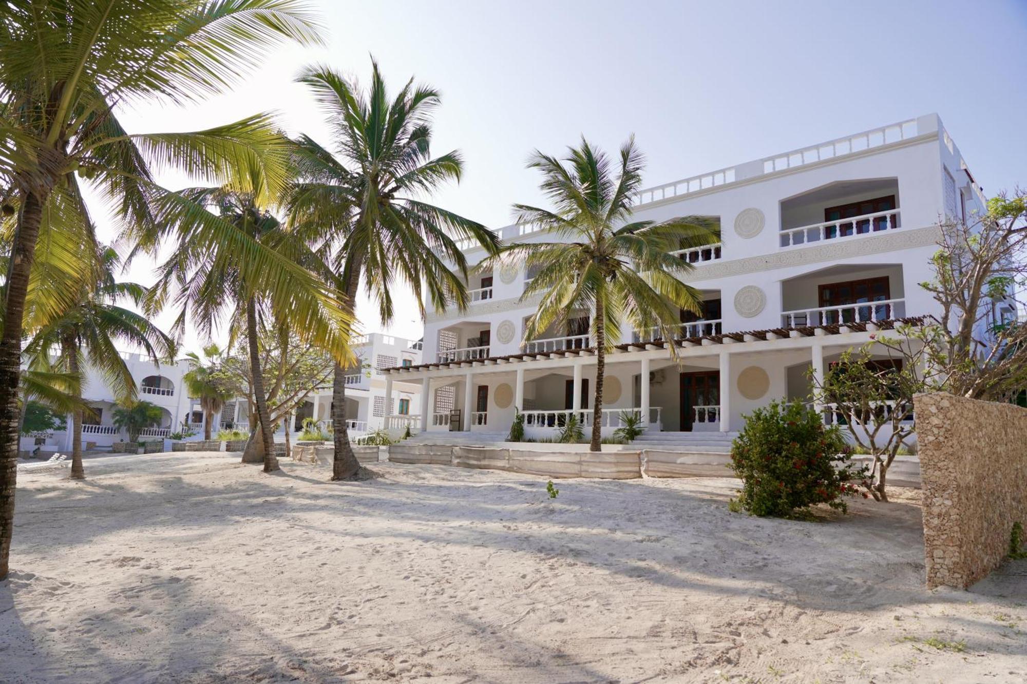 Jacaranda Beach Resort Watamu Exterior photo