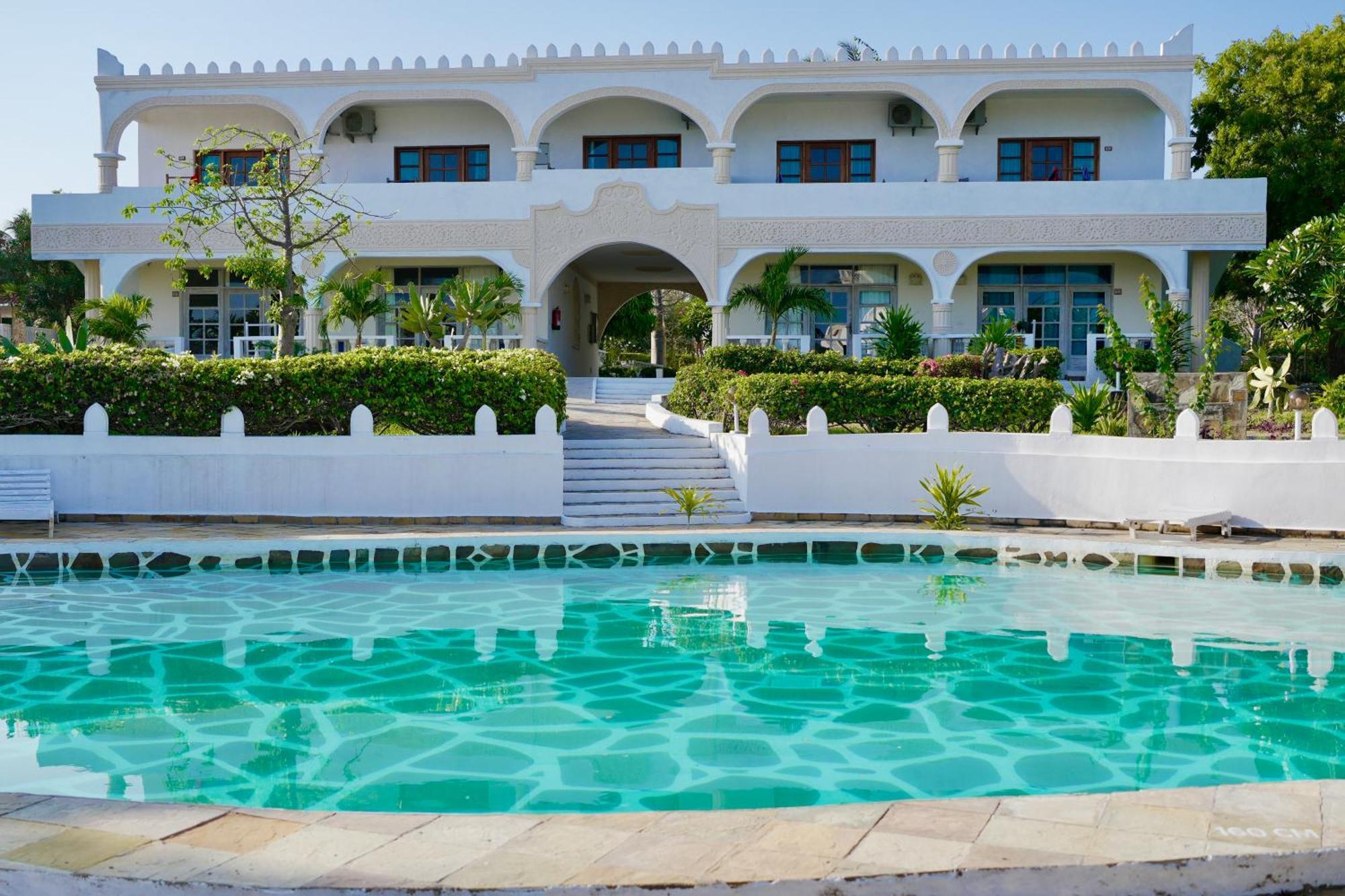Jacaranda Beach Resort Watamu Exterior photo