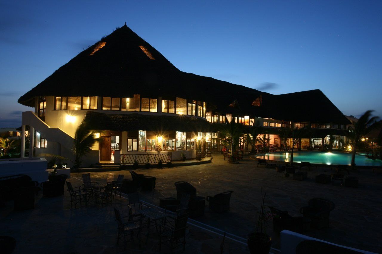 Jacaranda Beach Resort Watamu Exterior photo